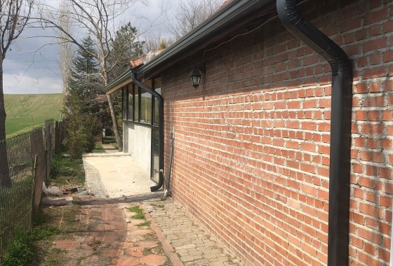 Oluk Sistemi: Yağmur Sularının Güvenli Tahliyesi İçin Hayati Önlem